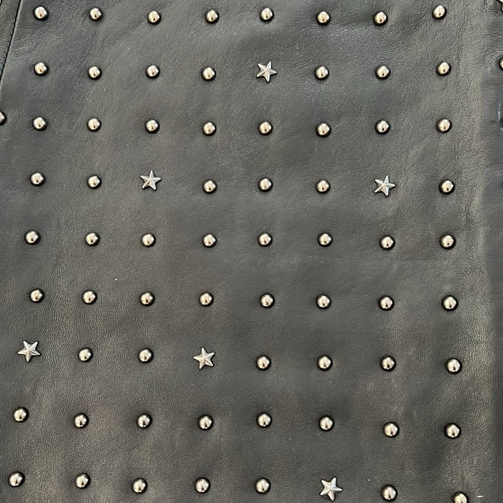 IDYLLWIND WOMEN'S GALLAWAY STUDDED LEATHER MINI SKIRT - Picture 2 of 9